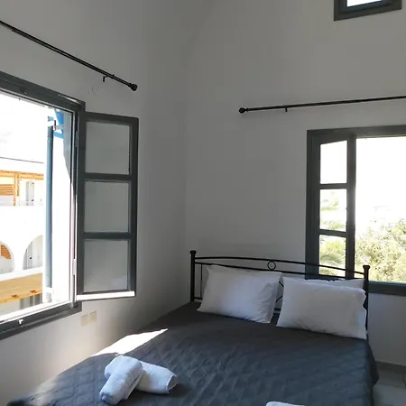 Art - Double With Balcony & Kitchenette