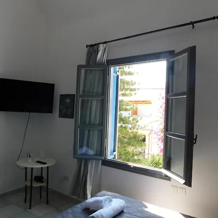Art - Double With Balcony & Kitchenette
